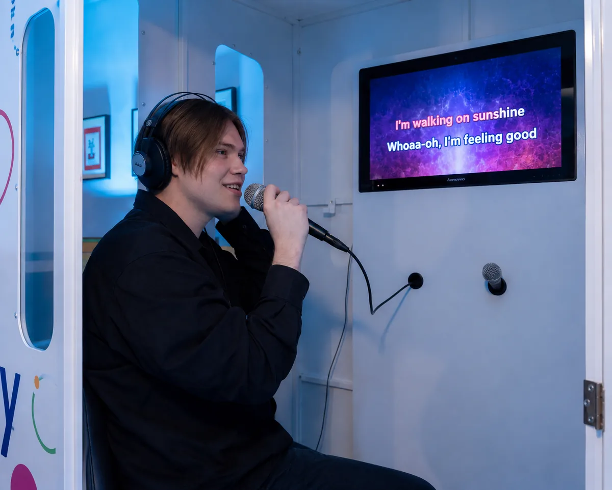 inside karaoke station